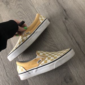 Yellow checkered vans for 15$ great condition